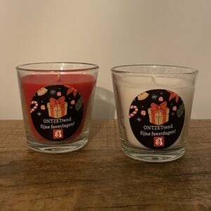 Kerst: Twee geurkaarsjes (rood en wit)